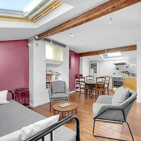 Spacious And Bright In The Historic Center